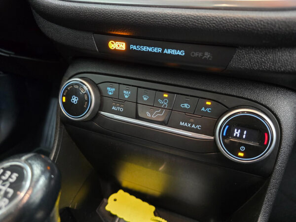 Ford Fiesta occasion Grijs bij ALJ Auto in Zeeland 34