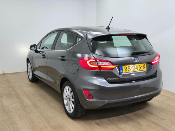 Ford Fiesta occasion Grijs bij ALJ Auto in Zeeland 4