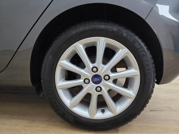 Ford Fiesta occasion Grijs bij ALJ Auto in Zeeland 8