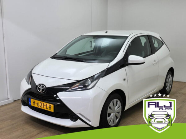 Toyota Aygo occasion Wit bij ALJ Auto in Zeeland 1