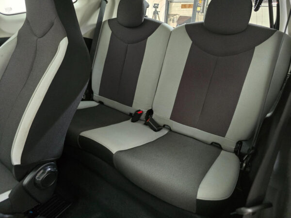 Toyota Aygo occasion Wit bij ALJ Auto in Zeeland 11