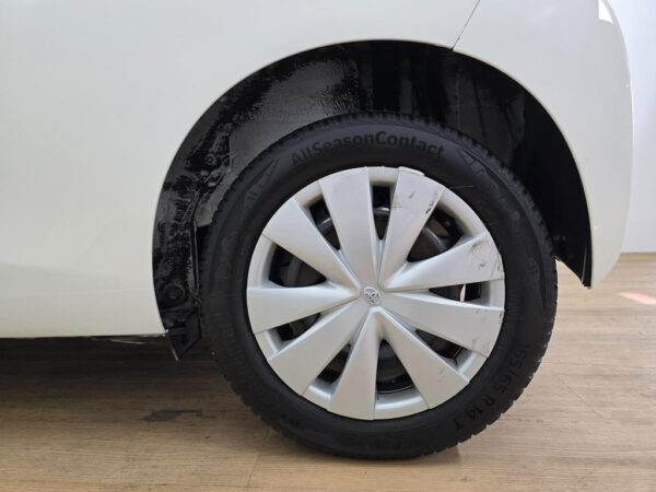 Toyota Aygo occasion Wit bij ALJ Auto in Zeeland 6