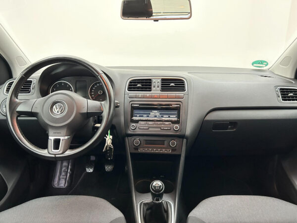 Volkswagen Polo occasion Zwart bij ALJ Auto in Zeeland 11