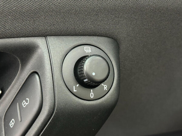 Volkswagen Polo occasion Zwart bij ALJ Auto in Zeeland 13