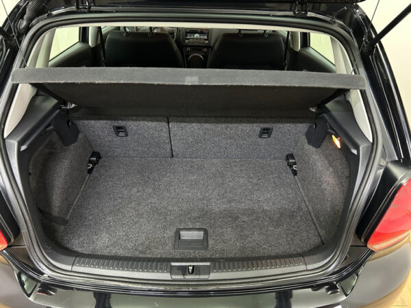Volkswagen Polo occasion Zwart bij ALJ Auto in Zeeland 6