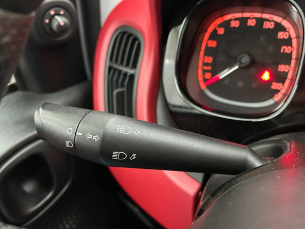 Fiat Panda occasion Grijs bij ALJ Auto in Zeeland 12