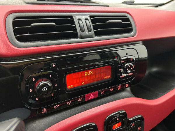 Fiat Panda occasion Grijs bij ALJ Auto in Zeeland 15