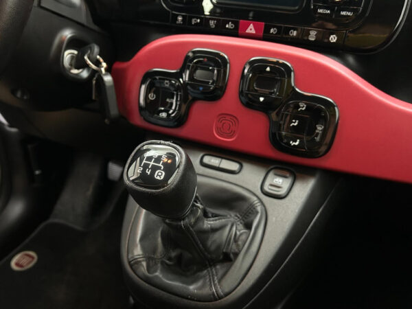 Fiat Panda occasion Grijs bij ALJ Auto in Zeeland 23