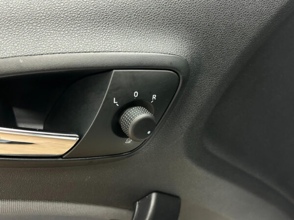 SEAT Ibiza occasion Wit bij ALJ Auto in Zeeland 10