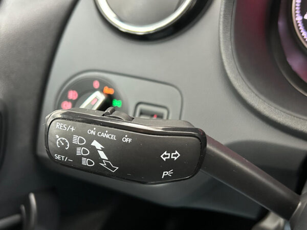 SEAT Ibiza occasion Wit bij ALJ Auto in Zeeland 15