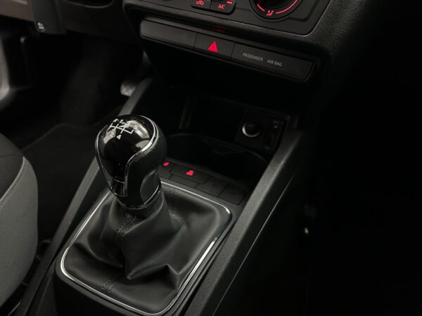 SEAT Ibiza occasion Wit bij ALJ Auto in Zeeland 29