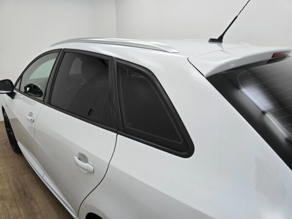 SEAT Ibiza occasion Wit bij ALJ Auto in Zeeland 35