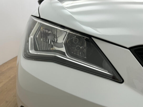 SEAT Ibiza occasion Wit bij ALJ Auto in Zeeland 37