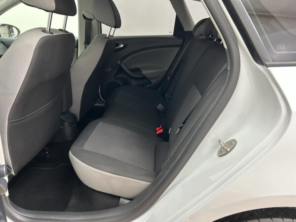 SEAT Ibiza occasion Wit bij ALJ Auto in Zeeland 7