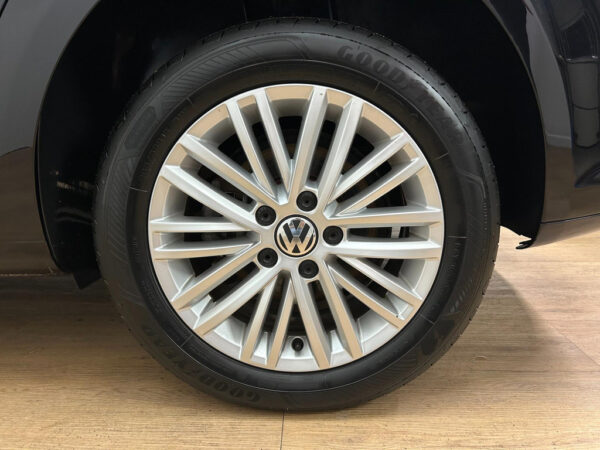 Volkswagen Touran occasion Zwart bij ALJ Auto in Zeeland 10