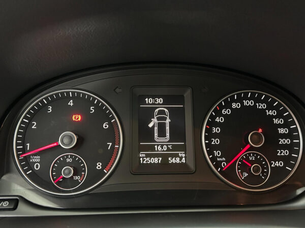 Volkswagen Touran occasion Zwart bij ALJ Auto in Zeeland 19