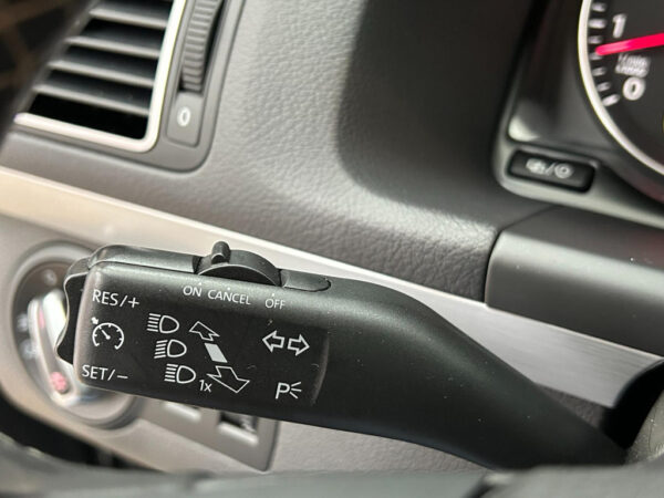 Volkswagen Touran occasion Zwart bij ALJ Auto in Zeeland 20