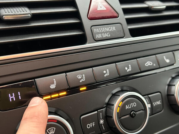 Volkswagen Touran occasion Zwart bij ALJ Auto in Zeeland 26