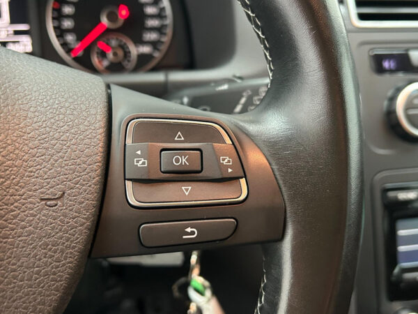 Volkswagen Touran occasion Zwart bij ALJ Auto in Zeeland 28