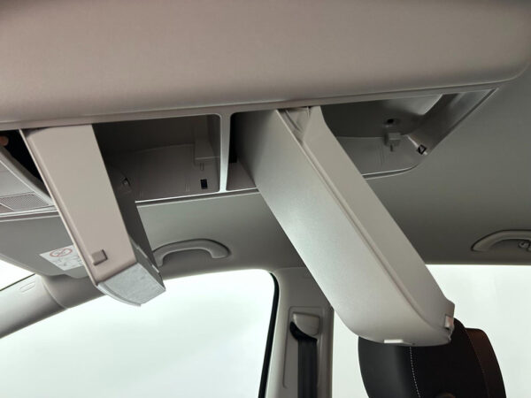 Volkswagen Touran occasion Zwart bij ALJ Auto in Zeeland 33