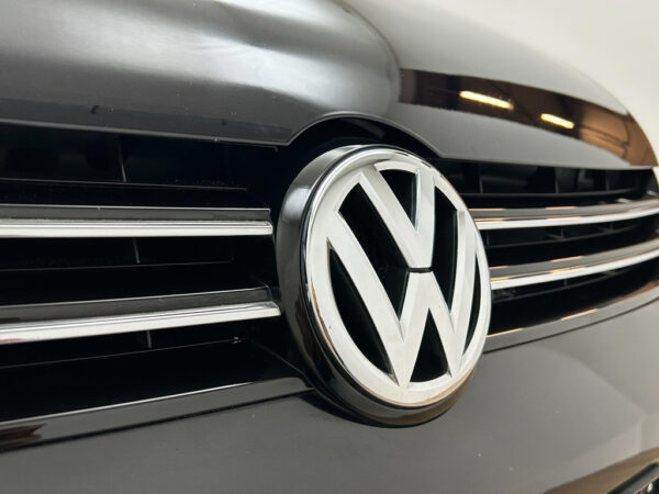 Volkswagen Touran occasion Zwart bij ALJ Auto in Zeeland 39