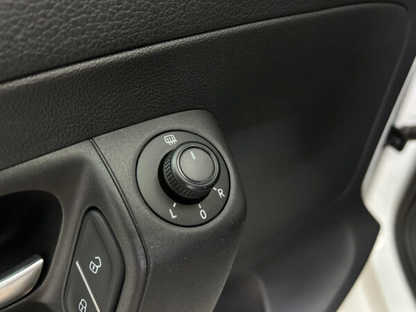 Volkswagen Polo occasion Wit bij ALJ Auto in Zeeland 12