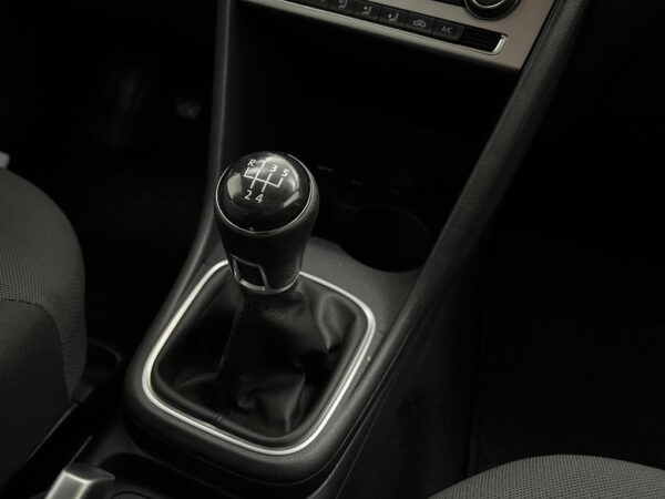 Volkswagen Polo occasion Wit bij ALJ Auto in Zeeland 33