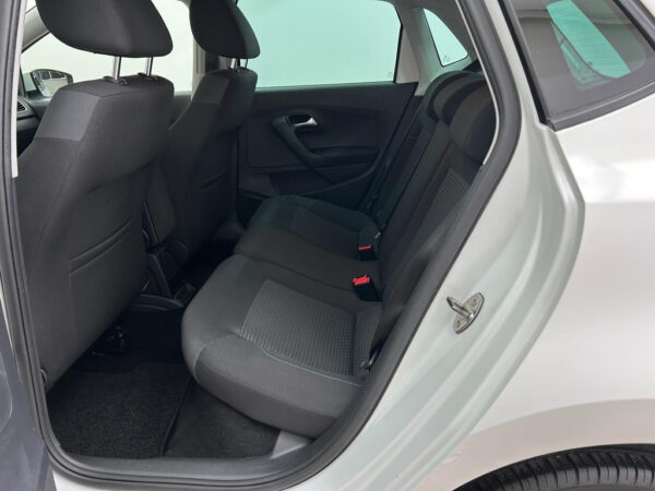 Volkswagen Polo occasion Wit bij ALJ Auto in Zeeland 9