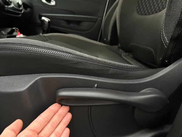 Renault Captur occasion Grijs bij ALJ Auto in Zeeland 14