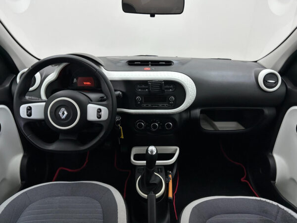 Renault Twingo occasion Grijs bij ALJ Auto in Zeeland 10