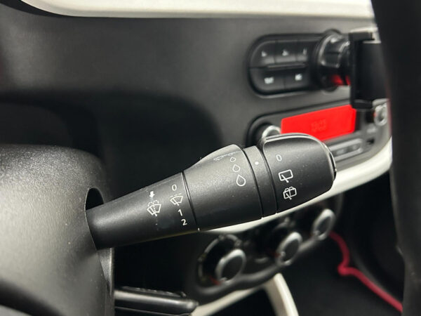 Renault Twingo occasion Grijs bij ALJ Auto in Zeeland 19