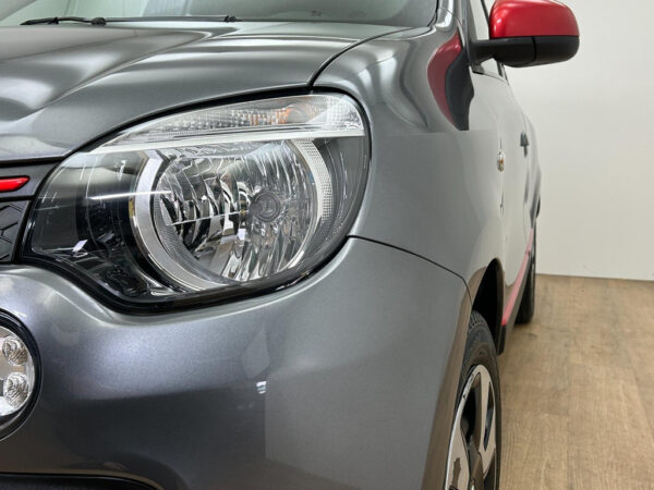Renault Twingo occasion Grijs bij ALJ Auto in Zeeland 2