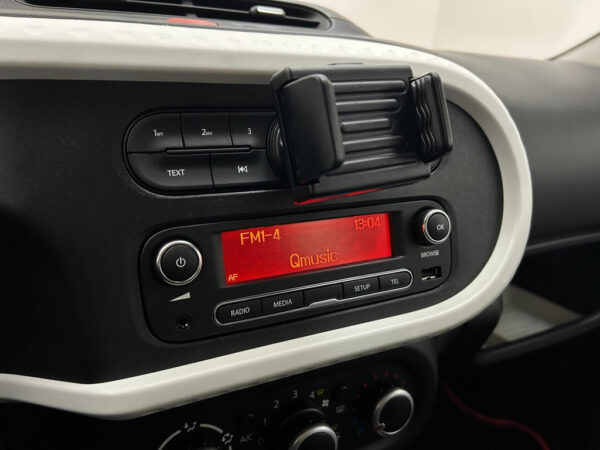 Renault Twingo occasion Grijs bij ALJ Auto in Zeeland 20