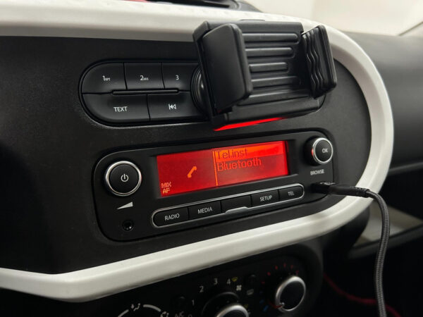 Renault Twingo occasion Grijs bij ALJ Auto in Zeeland 22