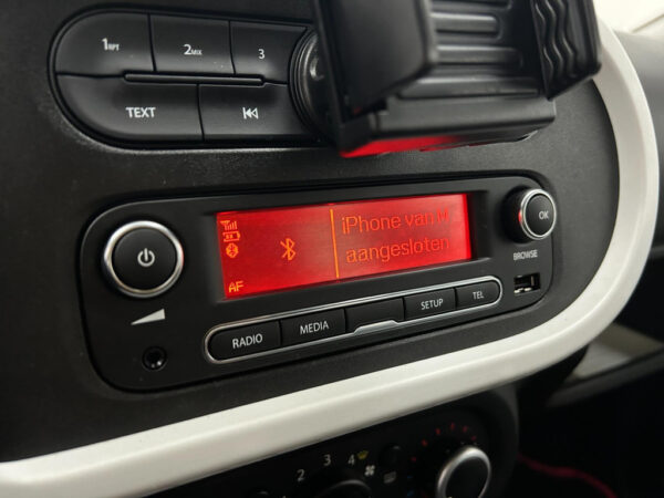 Renault Twingo occasion Grijs bij ALJ Auto in Zeeland 23