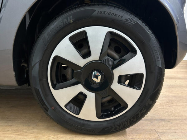 Renault Twingo occasion Grijs bij ALJ Auto in Zeeland 7