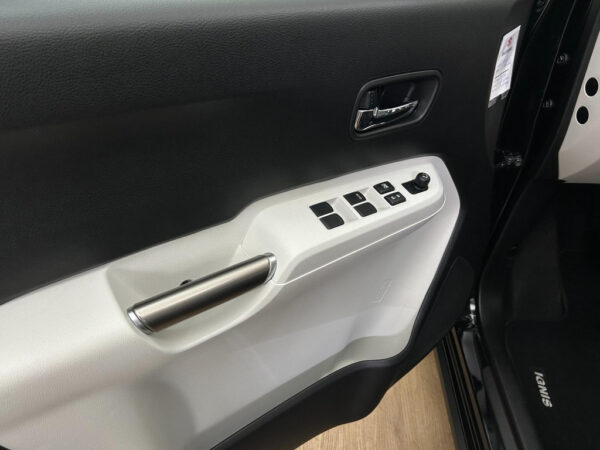 Suzuki Ignis occasion Zwart bij ALJ Auto in Zeeland 11