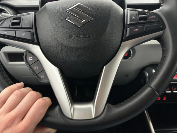 Suzuki Ignis occasion Zwart bij ALJ Auto in Zeeland 17