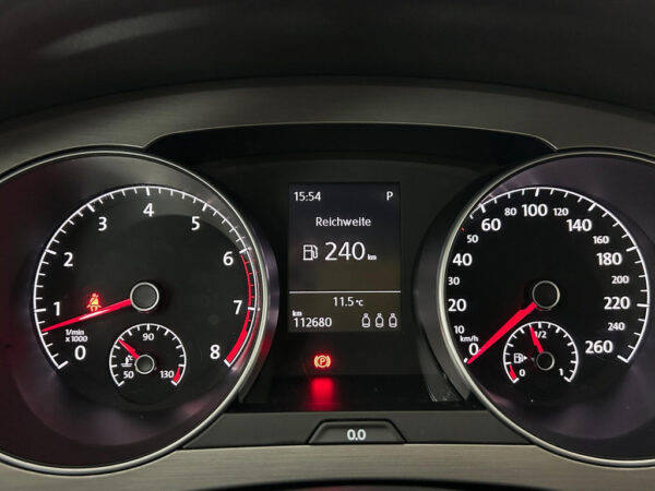 Volkswagen Golf Sportsvan occasion Grijs bij ALJ Auto in Zeeland 13