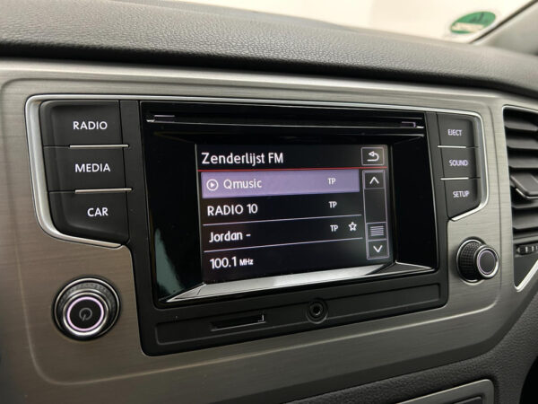 Volkswagen Golf Sportsvan occasion Grijs bij ALJ Auto in Zeeland 21