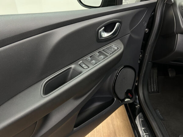 Renault Clio occasion Zwart bij ALJ Auto in Zeeland 11