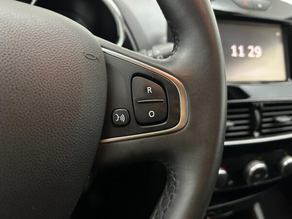 Renault Clio occasion Zwart bij ALJ Auto in Zeeland 18