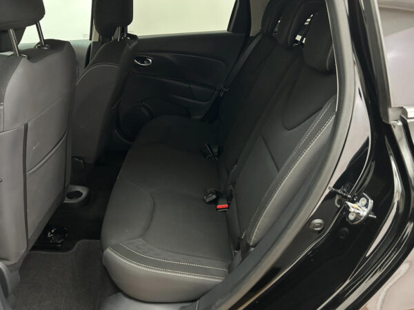 Renault Clio occasion Zwart bij ALJ Auto in Zeeland 8