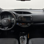 Toyota Yaris occasion Grijs bij ALJ Auto in Zeeland 10