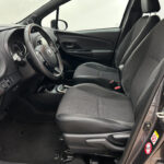 Toyota Yaris occasion Grijs bij ALJ Auto in Zeeland 12