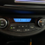 Toyota Yaris occasion Grijs bij ALJ Auto in Zeeland 19