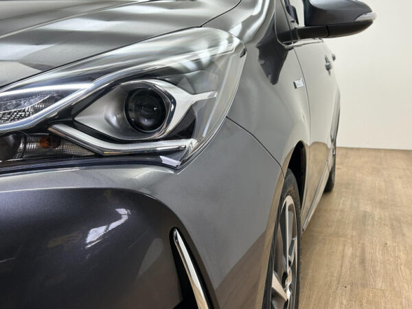 Toyota Yaris occasion Grijs bij ALJ Auto in Zeeland 2