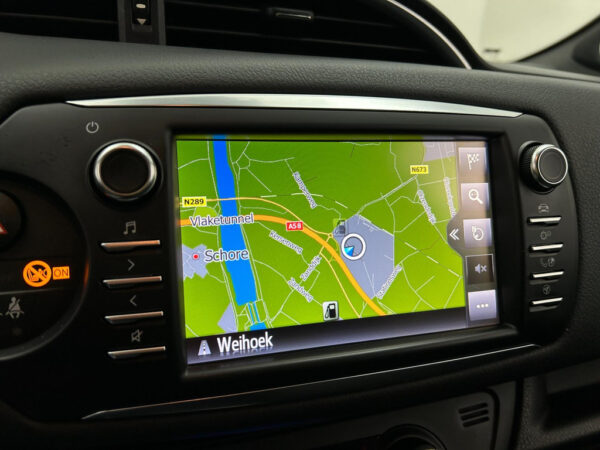 Toyota Yaris occasion Grijs bij ALJ Auto in Zeeland 24