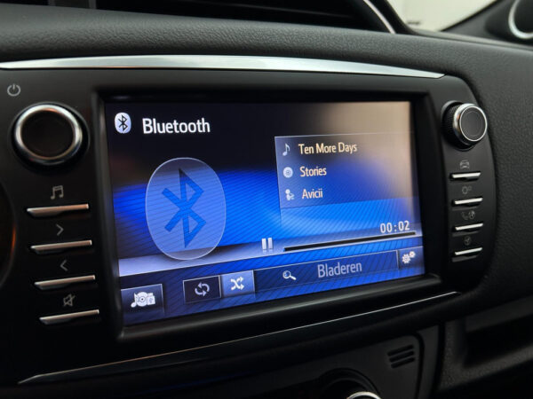 Toyota Yaris occasion Grijs bij ALJ Auto in Zeeland 26