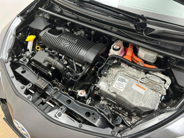 Toyota Yaris occasion Grijs bij ALJ Auto in Zeeland 30